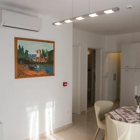 Katja Apartman *