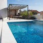 Katja Apartament *